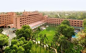 Clarks Shiraz Hotel in Agra